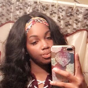 Meet your Posher, Paris